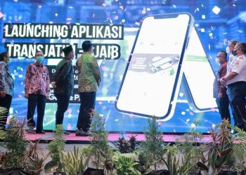 Sekretaris Daerah Provinsi Jawa Timur Adhy Karyono meluncurkan aplikasi Trans Jatim-Ajaib (Aplikasi Jatim Informasi Bus), di Aston Inn Hotel Gresik.