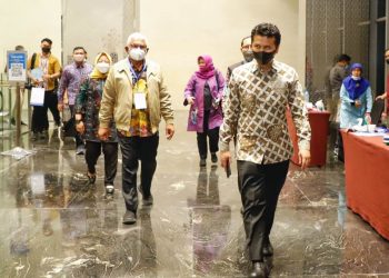 Wakil Gubernur Jawa Timur Emil Elestianto Dardak menghadiri Pembukaan Rapat Koordinasi Percepatan Penghapusan Kemiskinan Ekstrem (PPKE) di Grand Mercure Kemayoran, Jakarta Utara.
