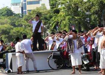 Drama musikal di Jalan Tunjungan dalam memperingati penyobekan bendera di Hotel Yamato.