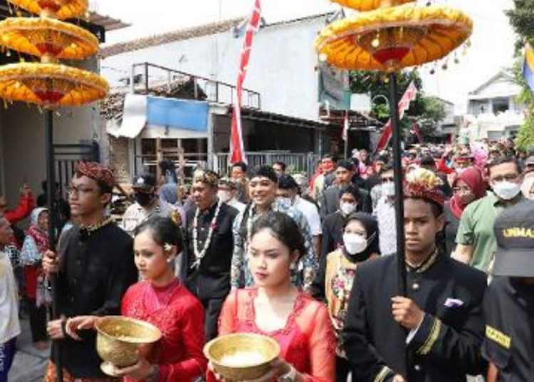 Sedekah Bumi di Kampung Gadel, Kelurahan Karangpoh, Kecamatan Tandes, Surabaya.