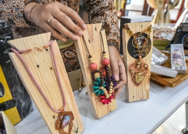 Salah satu suvenir yang ada di Surabaya Kriya Gallery (SKG) Reborn.