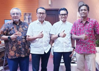 Dari kiri, Ferry Is Mirza, Kepala Dinas Pertahanan Pangan Pemprov Jatim Hadi Sulityo, Kepala Dinas Perkebunan Pemprov Jatim Heru Suseno dan Catur Prasetya.