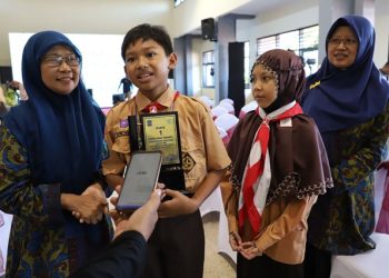 Salah satu pemenang Kompetisi Asah Terampil tingkat SD/MI dan SMP/MTs se-Kota Surabaya.