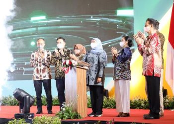 Gubernur Jawa Timur Khofifah Indar Parawansa membuka gelaran Jatim Fair 2022 di Exhibition Hall Grand City Surabaya.