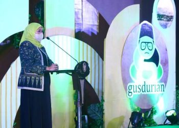 Gubernur Jawa Timur Khofifah Indar Parawansa dalam pembukaan temu nasional jaringan Gusdurian di Asrama Haji Surabaya.
