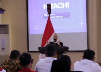 Bupati Bojonegoro Anna Mu'awanah  dalam kegiatan peningkatan kapasitas Badan Permusyawaratan Desa (BPD) se-Kabupaten Bojonegoro di ruang Angling Dharma Gedung Pemkab Bojonegoro.