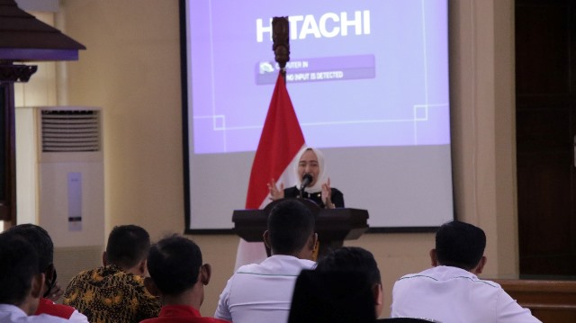 Bupati Bojonegoro Anna Mu'awanah dalam kegiatan peningkatan kapasitas Badan Permusyawaratan Desa (BPD) se-Kabupaten Bojonegoro di ruang Angling Dharma Gedung Pemkab Bojonegoro.