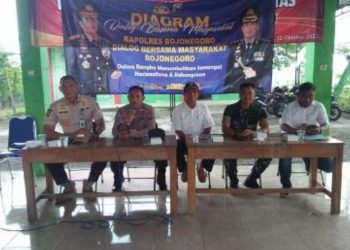 Jelang pelaksanaan Pilkades ini, Linmas Desa Geger diberikan pembekalan pengamanan dari TNI, Polri dan Satpol PP.