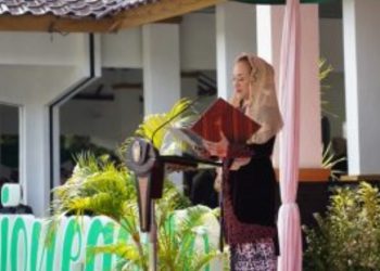 Bupati Bojonegoro Anna Mu’awanah memberikan sambutan saat memimpin upacara peringatan Hari Jadi Bojonegoro ke-345.