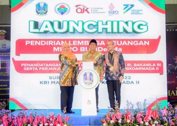 launching pendirian Lembaga Keuangan Mikro BUMDesMa di Koarmada II Tanjung Perak Surabaya.