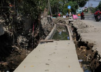 Salah satu pengerjaan box culvert di Kota Surabaya.