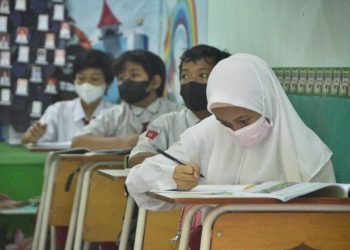 Foto ilustrasi: Pembelajaran di salah satu sekolah di Surabaya.