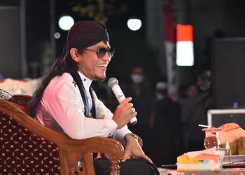 Gus Miftah saat memberikan ceramah kebangsaan dalam acara Silaturahmi Toleransi Kebangsaan di Jalan Pahlawan Surabaya.