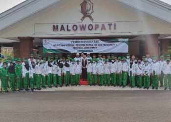 Pemberangkatkan 118 atlet dan official untuk mengikuti Pekan Olahraga Pelajar Daerah (POPDA) ke-13 dan Pekan Paralympic Daerah  (Peparpeda) ke-1 Provinsi Jawa Timur di halaman Pendopo Malowopati Kabupaten Bojonegoro.