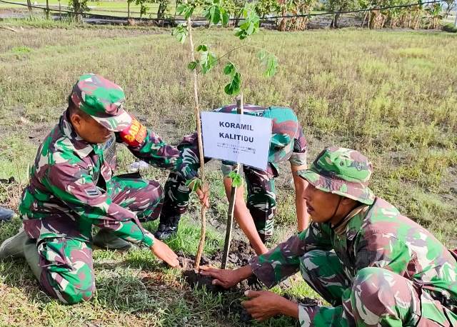 Gerakan Lestari Alam Raya dengan aksi serentak menanam pohon penghijauan di tiga lokasi, yakni di Desa Drenges Kecamatan Sugihwaras, Desa Bobol Kecamatan Sekar dan Desa Pungpungan Kecamatan Kalitidu, Bojonegoro.