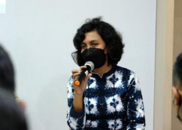 Kepala Badan Kesatuan Bangsa dan Politik (Bangkesbangpol) Kota Surabaya, Maria Theresia Ekawati Rahayu.