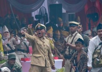 Salah satu adegan teatrikal dalam Parade Surabaya Juang.