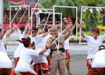 Pertunjukkan teatrikal bertajuk "Pahlawan Dalam Nadi". Teatrikal tersebut menggambarkan para pejuang masa kini.
