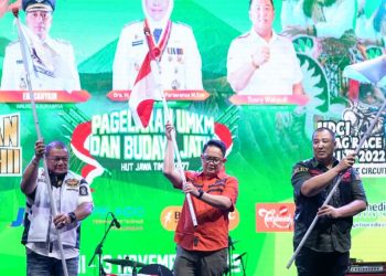 Sekretaris Daerah Provinsi Jawa Timur Adhy Karyono membuka pagelaran UMKM dan Budaya Jawa Timur - Pahlawan Tour XIII tahun 2022.