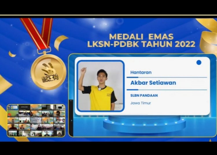 Salah satu siswa yang meraih medali emas dalam Lomba Keterampilan Siswa Nasional bagi Peserta Didik Berkebutuhan Khusus.