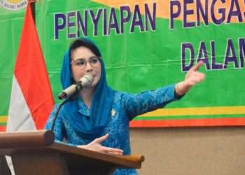 Ketua PKK Jatim Arumi Bachsin