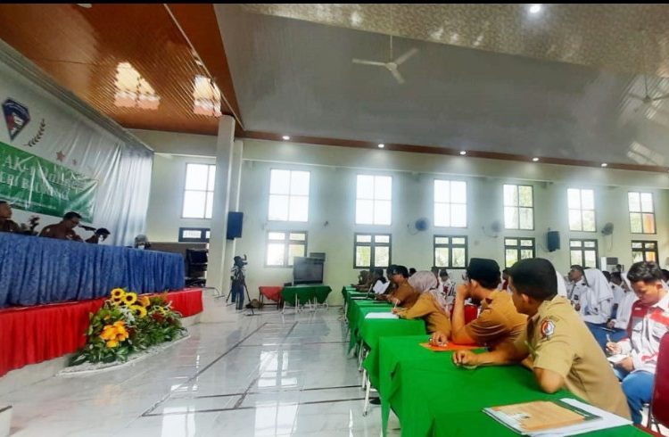 Roadshow AK-1 online atau kartu kuning bagi warga pencari kerja yang dilaksanakan di SMKN Baureno.