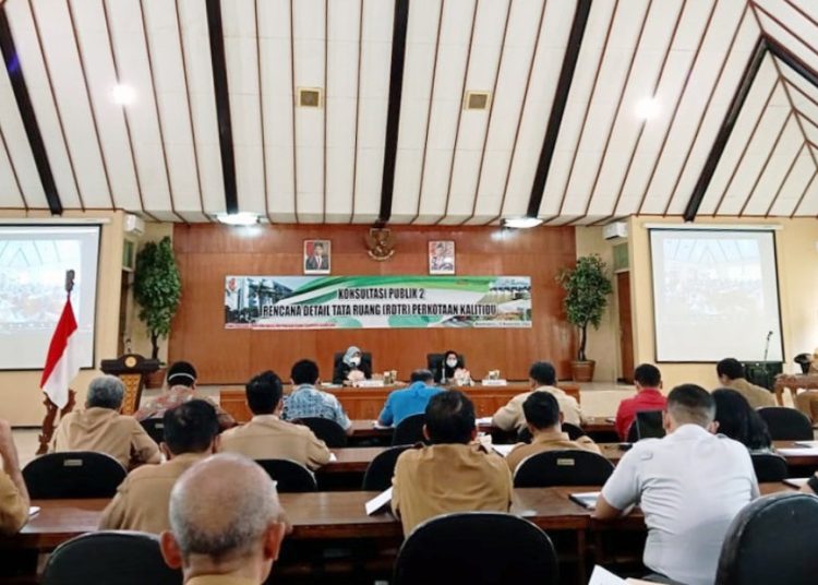Kegiatan konsultasi publik Rencana Detail Tata Ruang (RDTR) perkotaan Kalitidu di ruang Angling Dharma lantai 2 Gedung Pemkab Bojonegoro.