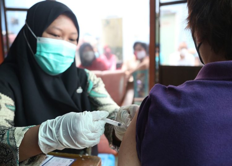 Foto ilustrasi pelaksanaan vaksinasi untuk mencegah Covid-19.