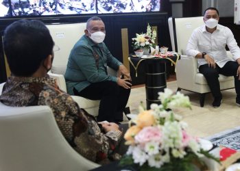 Pertemuan Wali Kota Surabaya Eri Cahyadi dengan Wakil Menteri Tenaga Kerja RI, Afriansyah Noor.