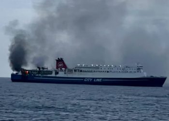 Kapal Motor (KM) Mutiara Timur yang terbakar di Selat Bali.
