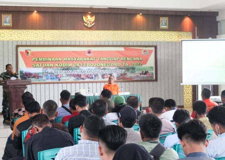 Kegiatan pembinaan masyarakat tanggap bencana yang dilaksanakan di gedung Ahmad Yani Makodim 0813 Bojonegoro.