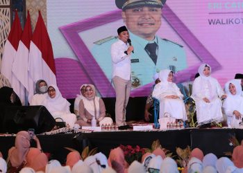 Wali Kota Surabaya Eri Cahyadi saat menghadiri peringatan Maulid Nabi SAW yang digelar oleh Yamatas di Convention Hall Arif Rahman Hakim Surabaya.