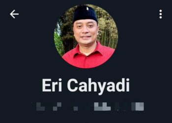 Foto Wali Kota Surabaya dipasang sebagai tampilan di Whatsapp sebagai modus untuk penipuan.