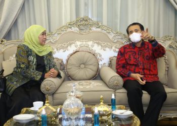 Gubernur Khofifah melakukan kunjungan  menemui Duta Besar RI untuk Mesir, Lutfi Rauf di kantor KBRI Mesir di Kairo.