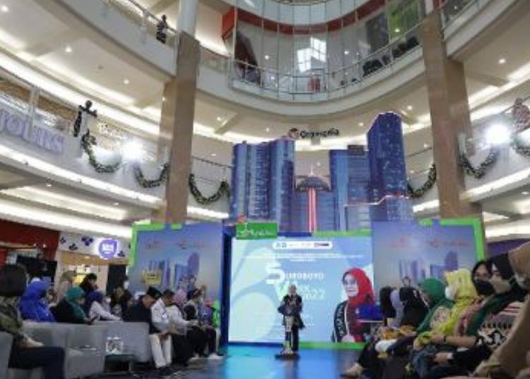 Ketua Bunda Paud Surabaya Rini Indriyani dalam Sosialisasi Pencegahan Kekerasan Seksual terhadap Anak Usia Dini untuk Guru/Pendidik Paud.