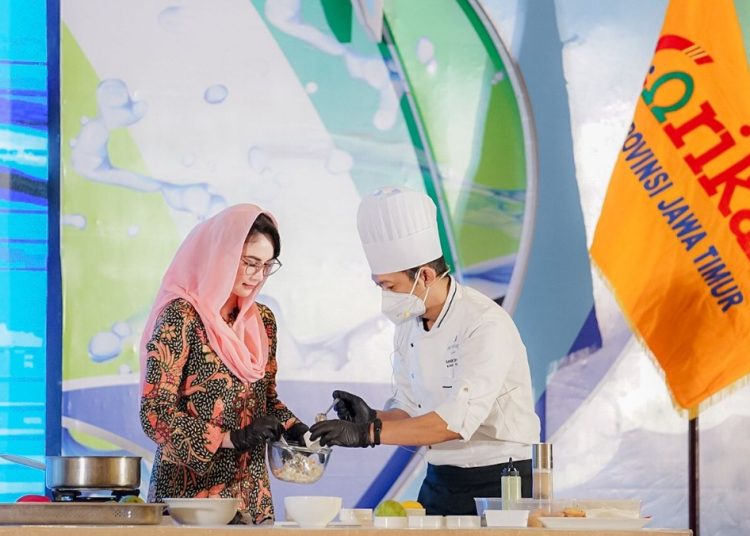 Ketua Forikan Jatim Arumi Bachsin di sela menghadiri Sarasehan Peningkatan Konsumsi Ikan dalam rangka Hari Ikan Nasional ke-9 Provinsi Jawa Timur digelar di Dyandra Convention Hall.