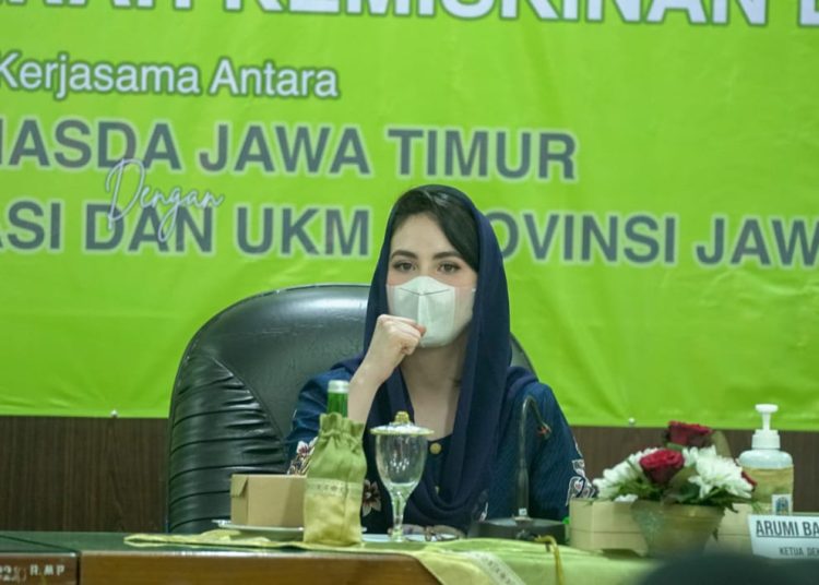 Ketua Dekrasnasda Jawa Timur Arumi Bachsin