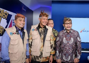 Wali Kota Surabaya Eri Cahyadi menghadiri acara pembukaan Peringatan Hari Antikorupsi Sedunia (Hakordia) Tahun 2022 di Gedung Negara Grahadi dan Balai Pemuda, Alun-Alun Suroboyo.