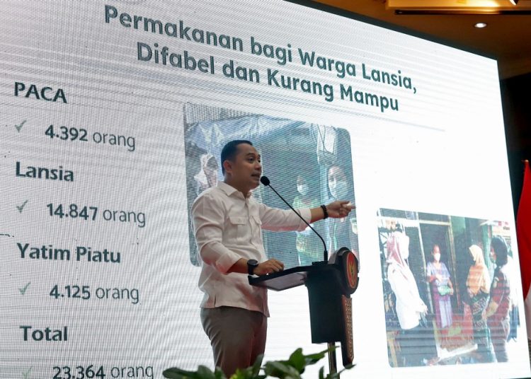 Wali Kota Surabaya Eri Cahyadi memberikan pemaparan program kerja Pemkot Surabaya untuk tahun 2023 mendatang.