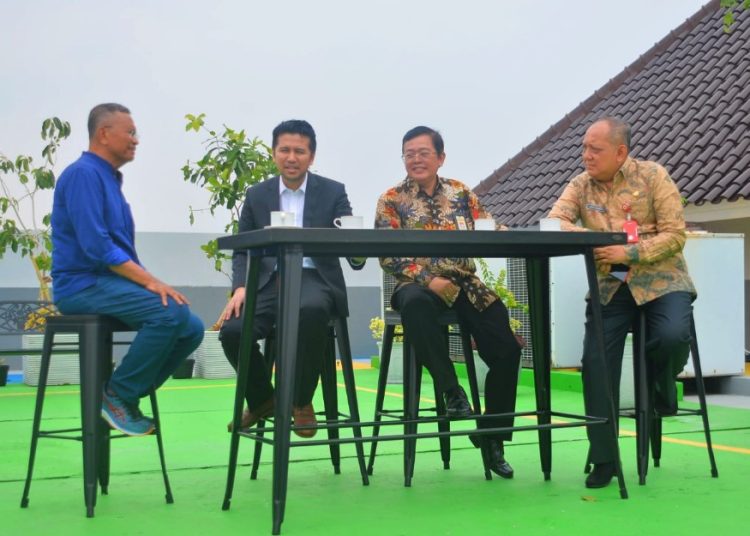 Suasana Seminar Outlook Perekonomian Jatim 20223 di Kantor Wilayah 8 DJP Jawa Timur, Surabaya.