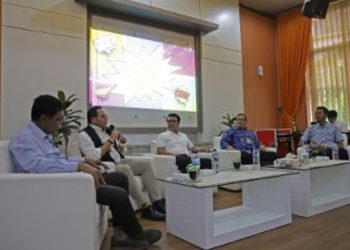 Ngobrol Santai Bareng Media dengan tema "Membangun Sistem Informasi dan Media Ramah Anak" di Gedung Siola lantai II Surabaya.