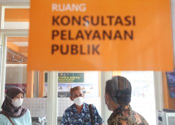 Salah satu tempat pelayanan publik di kantor kecamatan di Surabaya.