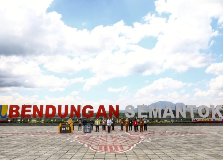 Peresmian Bendungan Semantok di Desa Sambikerep, Kecamatan Rejoso, Nganjuk oleh Presiden RI Joko Widodo.