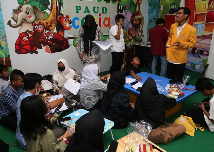 Salah satu kegiatan "Ayo Sinau dan Ngaji Bareng" yang digagas Pemkot Surabaya.