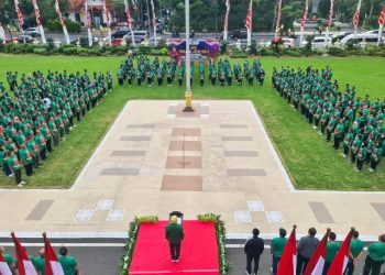 Apel peresmian Puslatda Jatim 100-V KONI Provinsi Jatim Tahun 2023 di halaman gedung Negara Grahadi Surabaya.