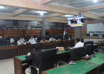 Rapat Badan Anggaran (Banggar) dan TAPD terkait evaluasi realisasi anggaran 2022 bersama DPRD Bojonegoro.