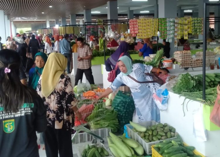 Foto ilustrasi kegiatan perpasaran. Pemkab Bojonegoro memberikan bantuan pinjaman lunak melalui Program Kartu Pedagang Produktif (KPP), yakni pinjaman Rp 0 hingga Rp 25 juta tanpa bunga.
