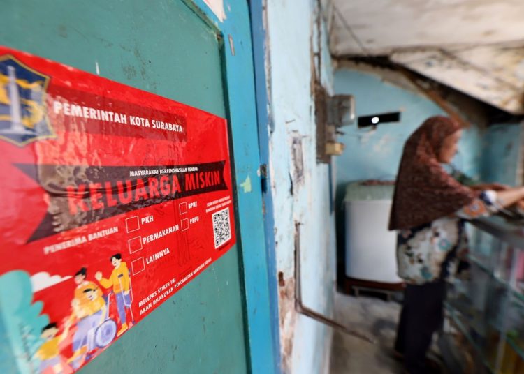 Salah satu rumah yang sudah.ditempeli stiker keluarga miskin.