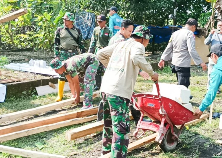 Pembangunan rumah layak huni terhadap Sukarno (64), warga Dusun Kare RT.031/RW.003 Desa Sendangrejo, Kecamatan Dander Kabupaten Bojonegoro.