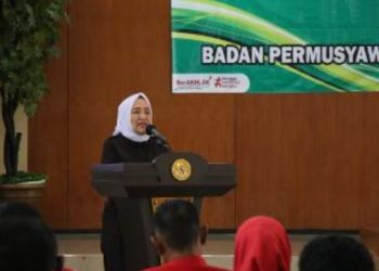 Bupati Bojonegoro Anna Mu'awanah dalam peningkatan kapasitas Badan Permusyawaratan Desa (BPD) di Ruang Angling Darma Pemkab Bojonegoro.